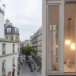 Nice 37M With Balcony Near The Louvre