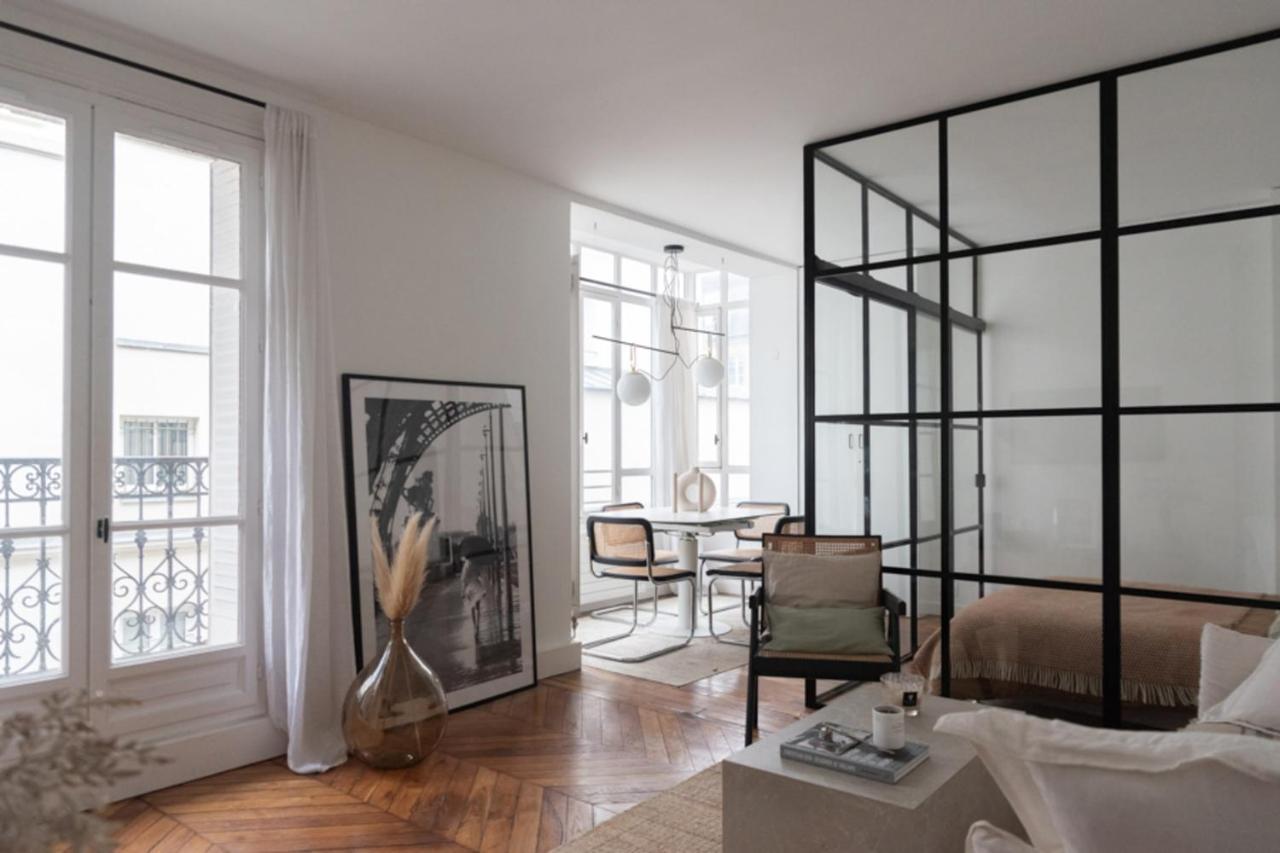 Nice 37m With Balcony Near The Louvre Parigi